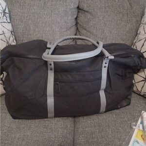 Bella Russo 24" Canvas Weekender Duffle Bag Black and Gray Brand new in package